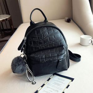 Kleiner Rucksack aus Kunstleder - Schwarz, M - Rucksack Handtasche