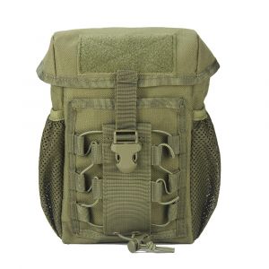 Militärische Softtasche grün mit weißem Hintergrund