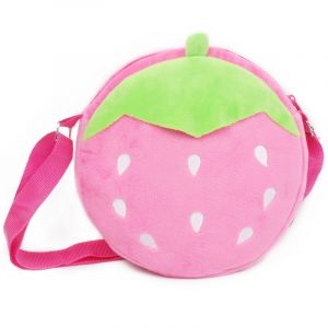 Erdbeerplüsch-Rucksack für Kinder in rosa mit grün-weißen Details und weißem Hintergrund